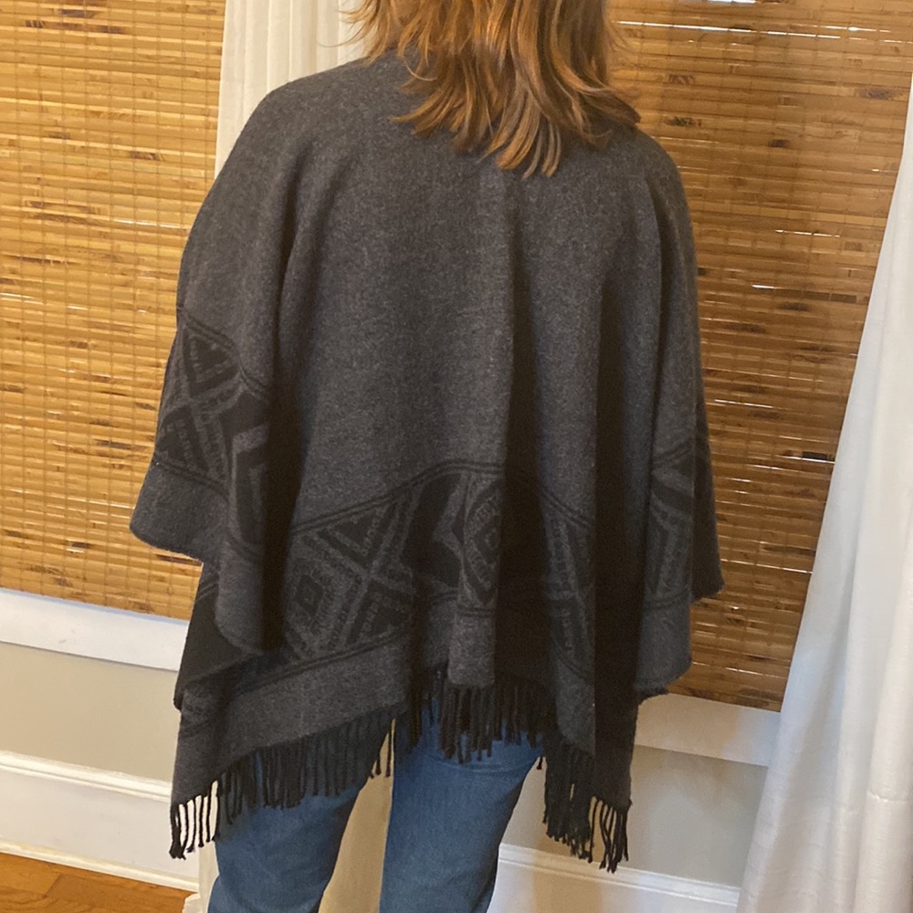 AEO fringed charcoal gray & black poncho southwest tribal one size